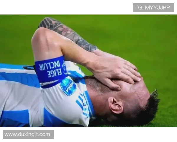 各大足球明星在赛场上痛哭流涕的背后故事与心路历程揭秘